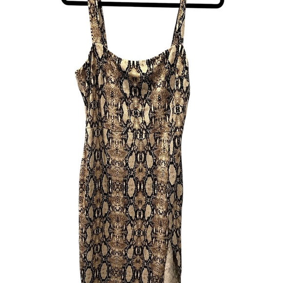 Lush Set Of 3 Womens Snake Print, Floral Dresses and Ivory Jumpsuit NWT Sz Large - Picture 3 of 13